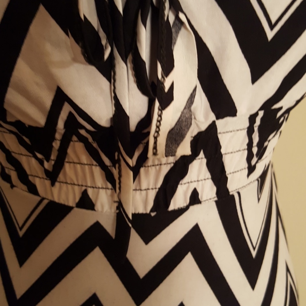 Sleeveless sun dress - Picture 3 of 8